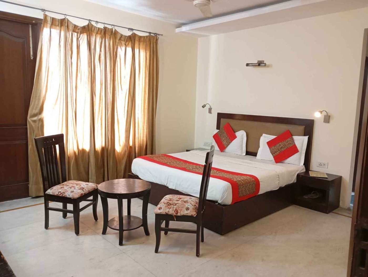 Hotel Royal India visiting card
