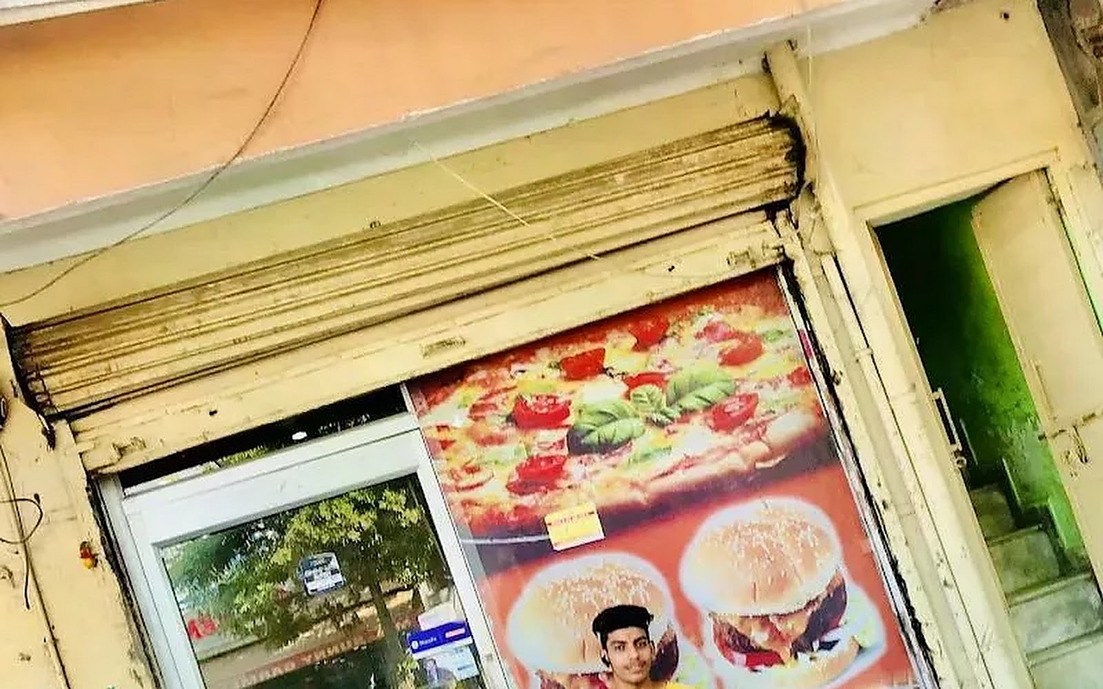 Pizza Barger Zone Baghpat visiting card